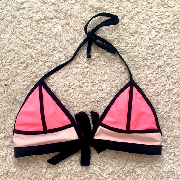 🚫SOLD🚫🎉HOST PICK🎉Xhilaration bikini top - Picture 1 of 2